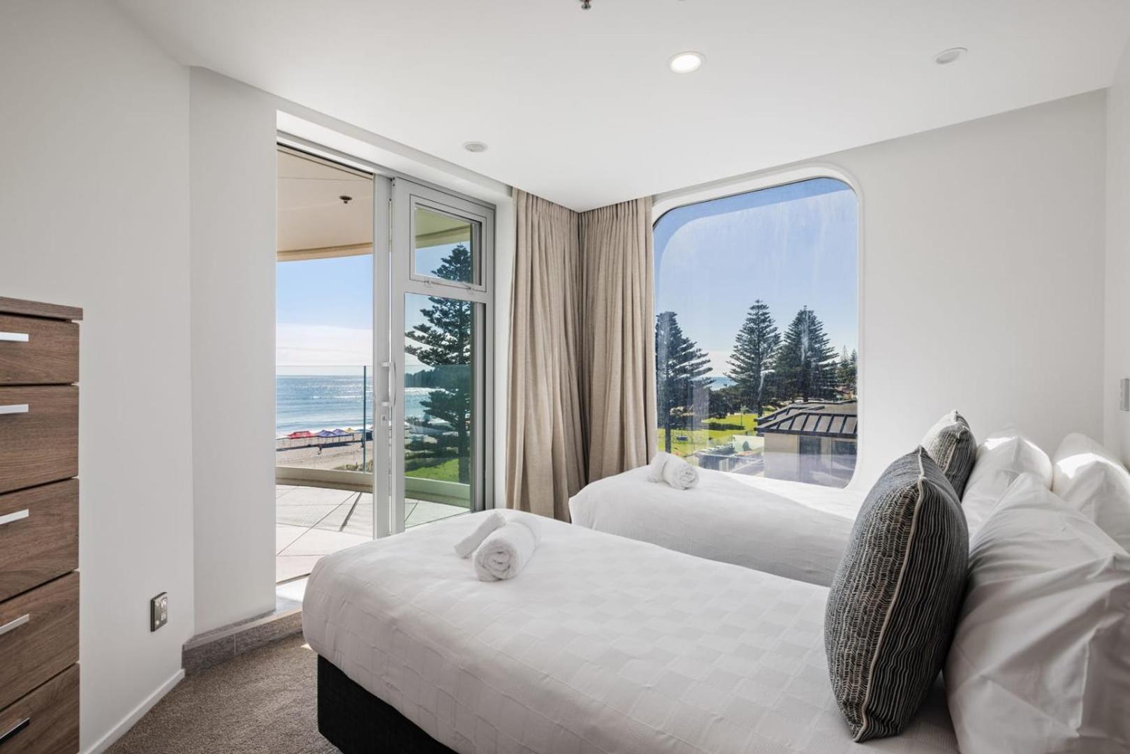 Oceanside Bliss - Absolute Beachfront - Uninterrupted Ocean Views With Pool Маунт-Маунгани Экстерьер фото