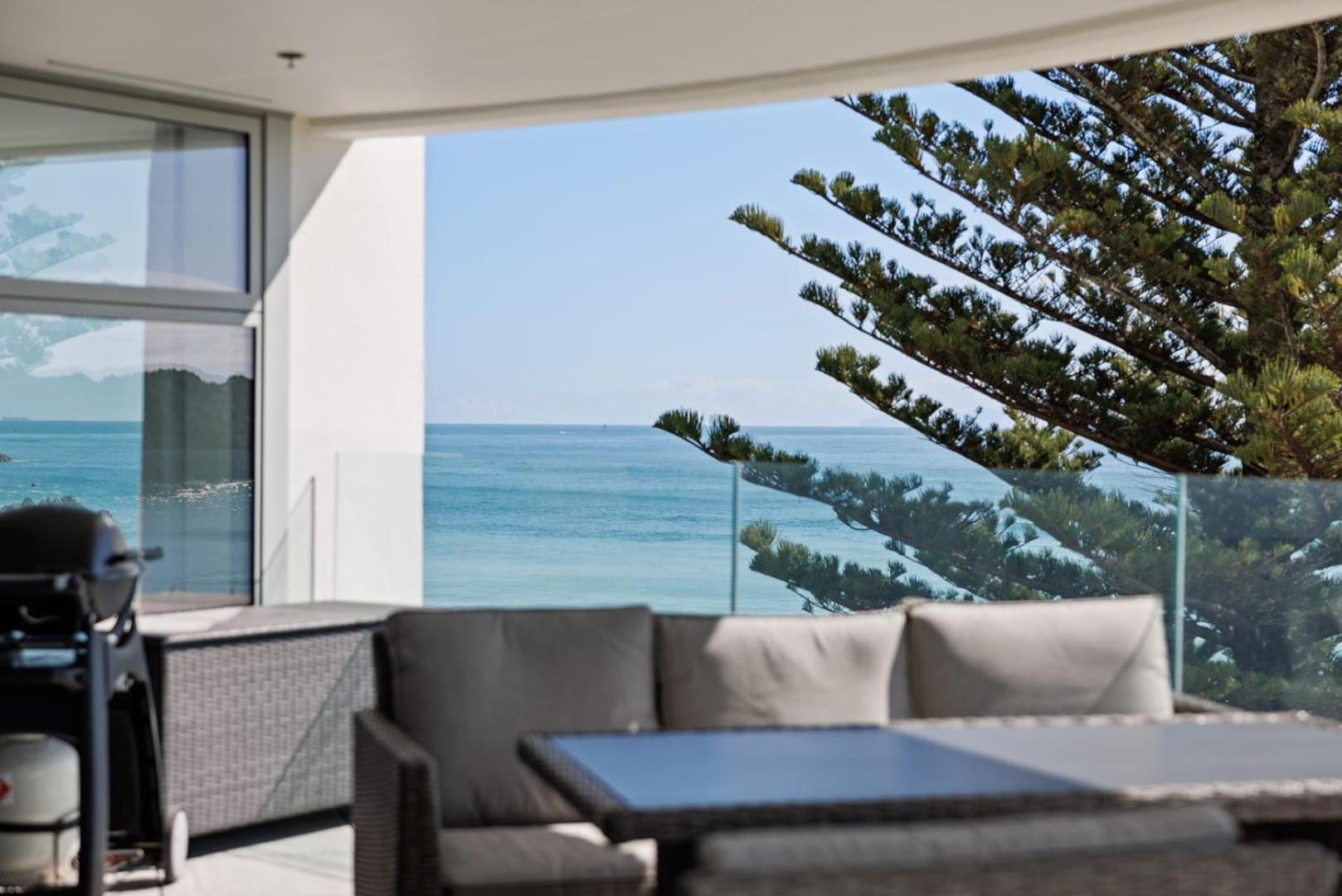 Oceanside Bliss - Absolute Beachfront - Uninterrupted Ocean Views With Pool Маунт-Маунгани Экстерьер фото